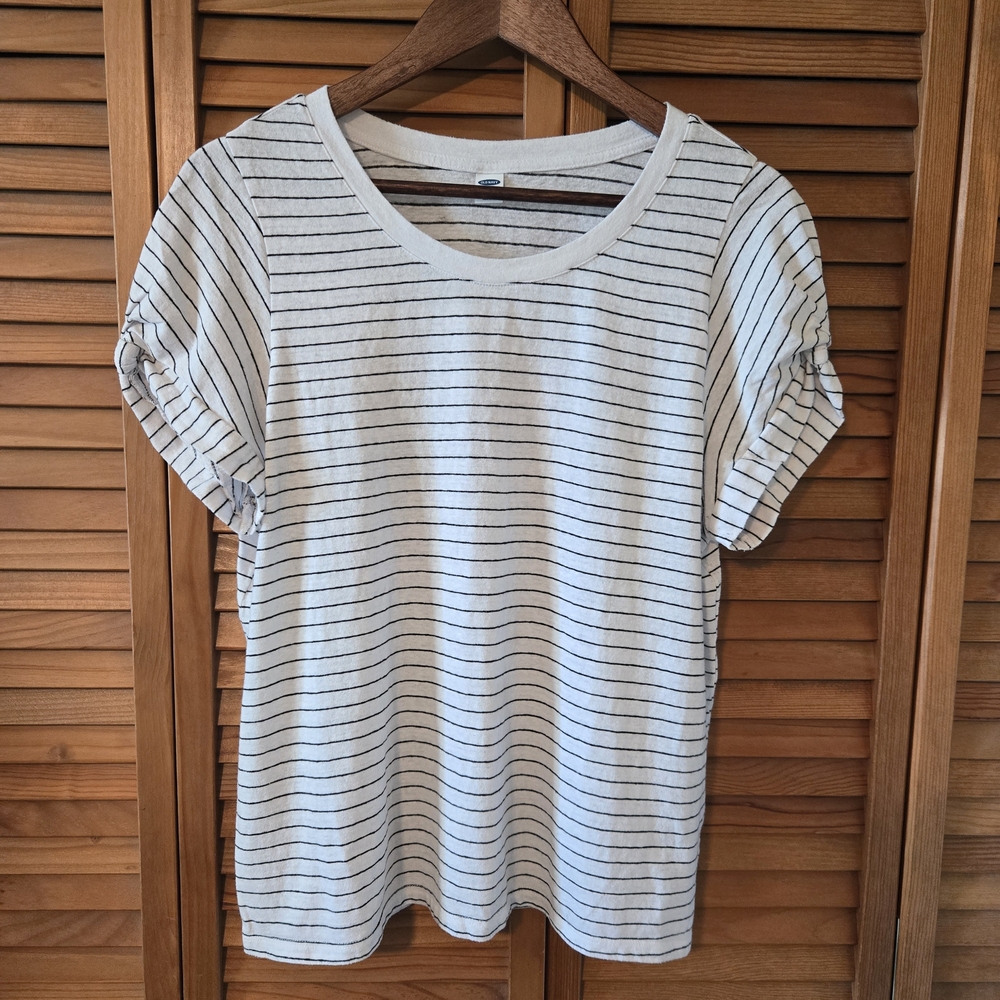 Old Navy Women's Striped Tee - White and Black